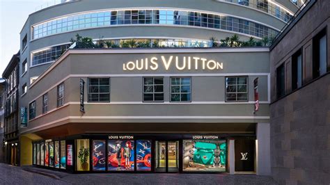 louis vuitton montenapoleone mq|louis vuitton milano italy.